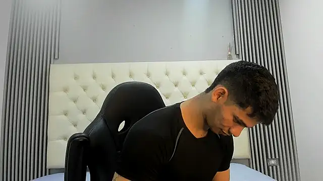 ANDRES STUD online show from 03-05-26, 04:19