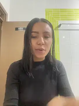 Snapshot of julieta_fn chatting on 04-18-26, 01:26 julieta fn online show from 04-18-26, 01:26