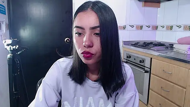Snapshot of julieta_fn chatting on 05-11-26, 03:29 julieta fn online show from 05-11-26, 03:29
