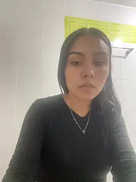 Snapshot of julieta_fn chatting on 06-10-26, 02:05 julieta fn online show from 06-10-26, 02:05