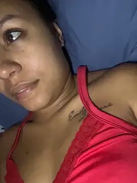 Snapshot of julieta_fn chatting on 06-14-26, 03:41 julieta fn online show from 06-14-26, 03:41