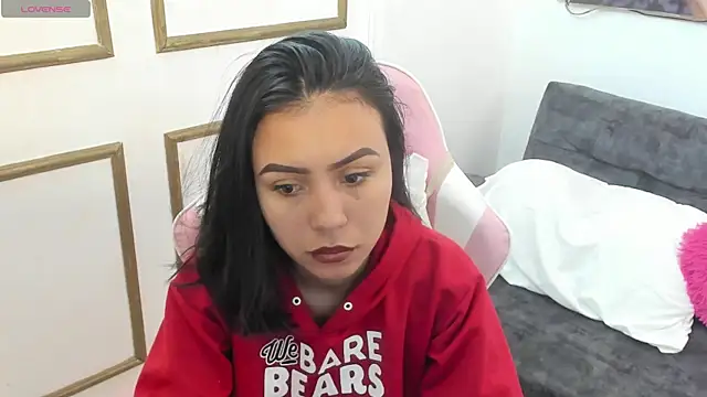 Snapshot of julieta_fn chatting on 07-10-26, 02:30 julieta fn online show from 07-10-26, 02:30