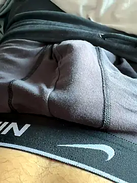 polpolo21 online show from 12-02-25, 02:12