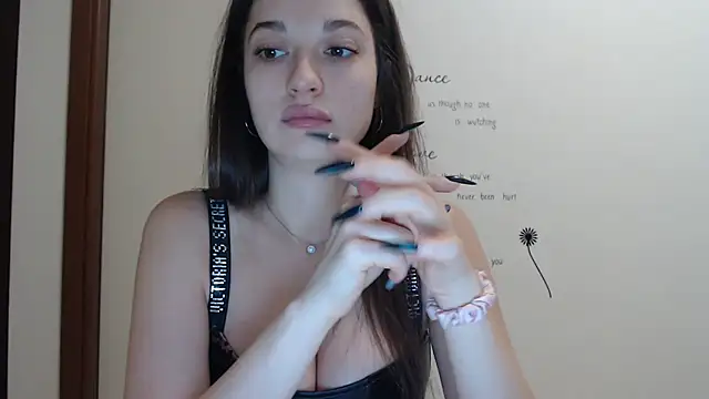 Snapshot of Eva_Eldis chatting on 09-08-25, 02:38 Eva Eldis online show from 09-08-25, 02:38