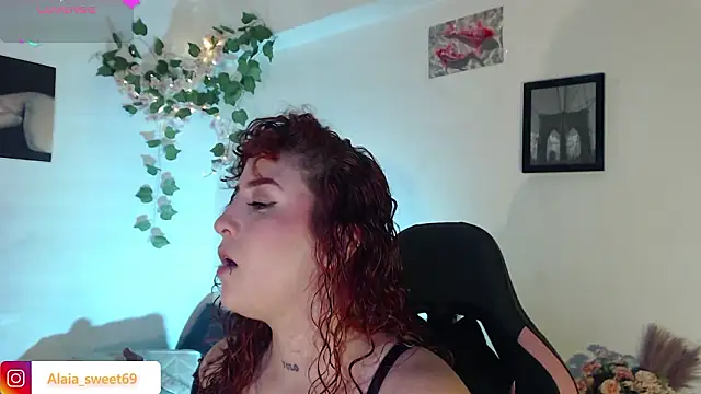 Snapshot of alaia_sweetxxx chatting on 02-19-26, 10:39 alaia sweetxxx online show from 02-19-26, 10:39