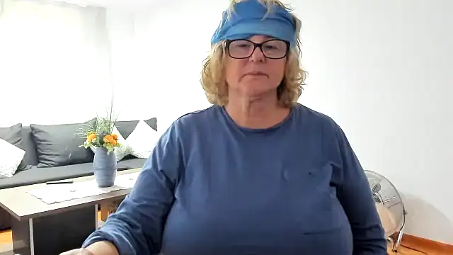 NoraJohnson6 online show from 09-17-25, 08:27