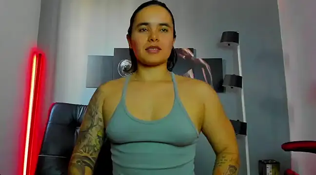 Snapshot of karlyjons12 chatting on 02-20-25, 02:13 karlyjons12 online show from 02-20-25, 02:13