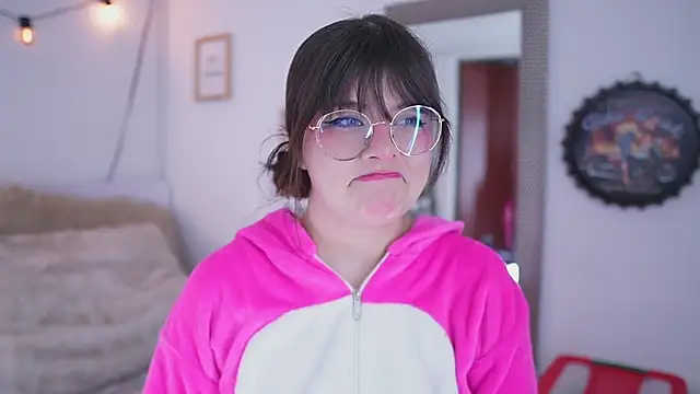 Snapshot of Neekito_ chatting on 02-12-25, 12:37 Neekito online show from 02-12-25, 12:37