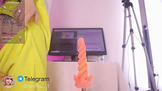 Snapshot of Neekito_ chatting on 11-28-25, 02:14 Neekito online show from 11-28-25, 02:14