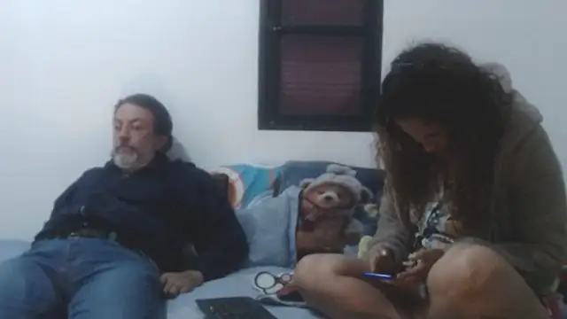 Snapshot of jeans_and_emma chatting on 09-20-25, 02:34 jeans and emma online show from 09-20-25, 02:34