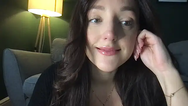 Snapshot of laceyjames24 chatting on 11-26-25, 09:43 laceyjames24 online show from 11-26-25, 09:43