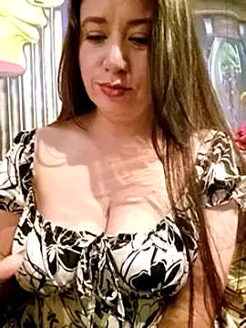 Snapshot of Sexy_Tifany chatting on 02-13-25, 12:35 Sexy Tifany online show from 02-13-25, 12:35