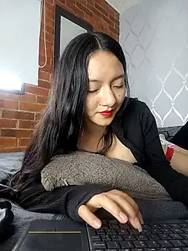 Snapshot of CuteHarper chatting on 02-14-25, 09:32 CuteHarper online show from 02-14-25, 09:32