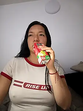 Snapshot of CuteHarper chatting on 10-10-25, 03:05 CuteHarper online show from 10-10-25, 03:05