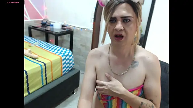 Snapshot of Dolldirtyxxx chatting on 03-23-25, 08:04 Dolldirtyxxx online show from 03-23-25, 08:04