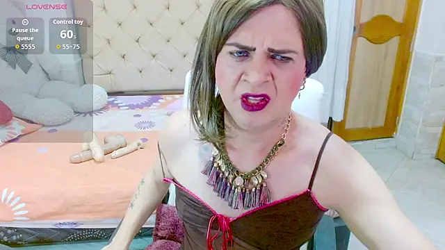 Snapshot of Dolldirtyxxx chatting on 10-19-25, 05:30 Dolldirtyxxx online show from 10-19-25, 05:30