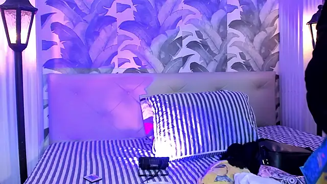 Sami Evanns online show from 10-21-25, 03:40