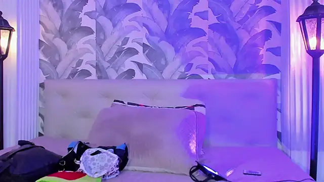 Sami Evanns online show from 12-21-25, 03:35