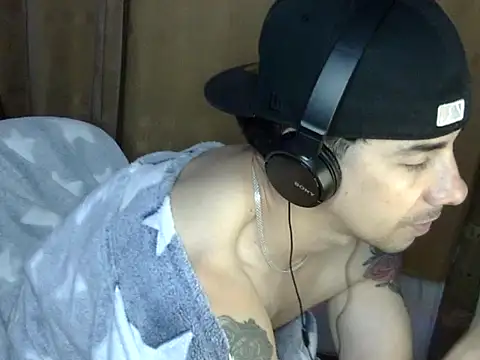 Snapshot of venusfranco_94 chatting on 09-19-25, 06:15 venusfranco 94 online show from 09-19-25, 06:15