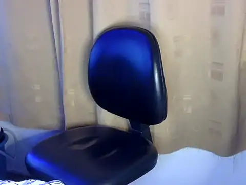 Snapshot of venusfranco_94 chatting on 04-25-26, 04:15 venusfranco 94 online show from 04-25-26, 04:15
