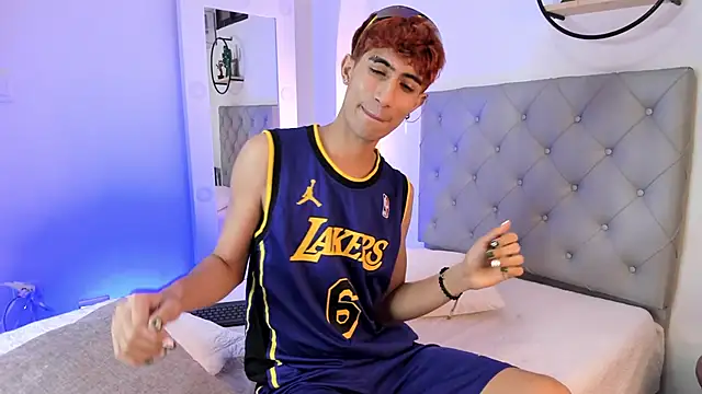 Snapshot of NovaaWheler chatting on 02-28-25, 01:36 NovaaWheler online show from 02-28-25, 01:36