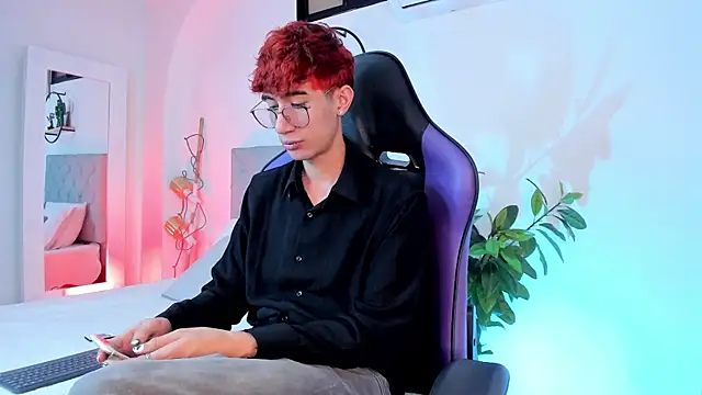 Snapshot of NovaaWheler chatting on 03-03-25, 04:25 NovaaWheler online show from 03-03-25, 04:25