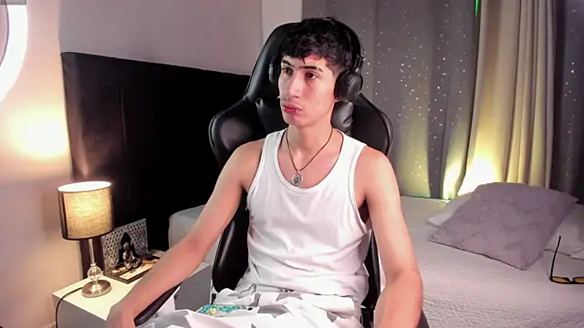 Snapshot of NovaaWheler chatting on 09-13-25, 12:49 NovaaWheler online show from 09-13-25, 12:49