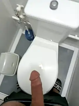 Snapshot of bigcockturk3 chatting on 02-16-25, 01:05 bigcockturk3 online show from 02-16-25, 01:05