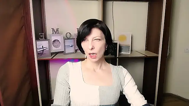  AngeliaFlow  online show from 01-16-26, 04:44