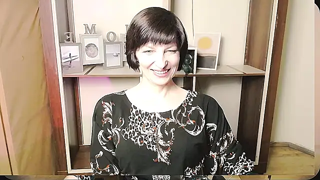 Snapshot of _AngeliaFlow_ chatting on 06-07-26, 08:29 AngeliaFlow online show from 06-07-26, 08:29