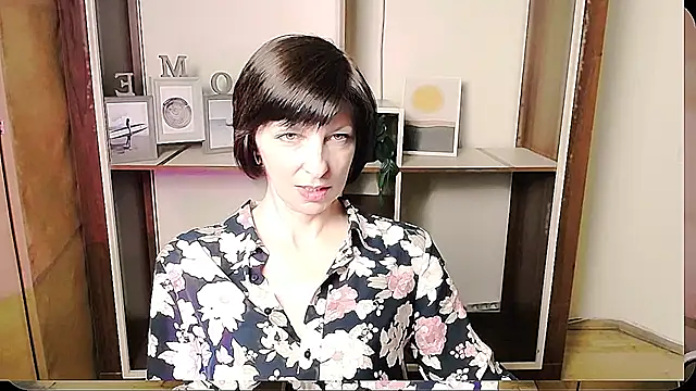 Snapshot of _AngeliaFlow_ chatting on 06-19-26, 09:35 AngeliaFlow online show from 06-19-26, 09:35