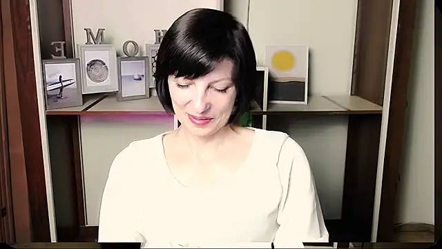 Snapshot of _AngeliaFlow_ chatting on 07-06-26, 10:01 AngeliaFlow online show from 07-06-26, 10:01
