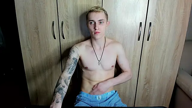 Snapshot of crazybottom99 chatting on 03-09-25, 07:15 crazybottom99 online show from 03-09-25, 07:15