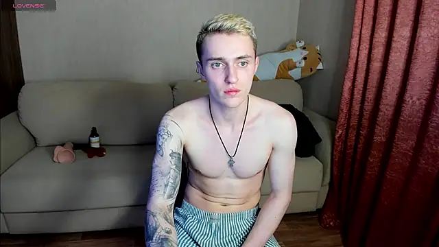 Snapshot of crazybottom99 chatting on 03-11-25, 05:24 crazybottom99 online show from 03-11-25, 05:24