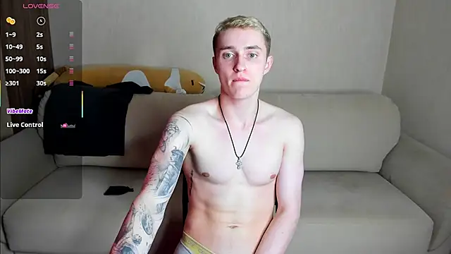 Snapshot of crazybottom99 chatting on 03-17-25, 07:48 crazybottom99 online show from 03-17-25, 07:48