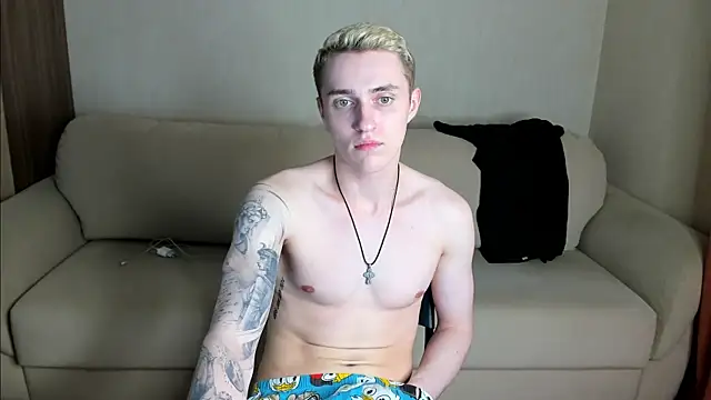 Snapshot of crazybottom99 chatting on 03-20-25, 06:31 crazybottom99 online show from 03-20-25, 06:31