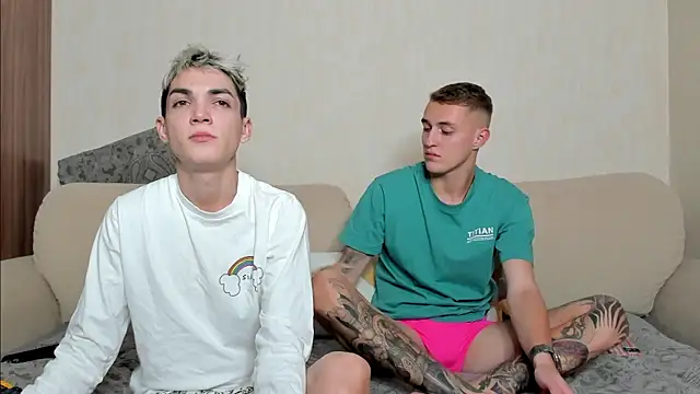 Snapshot of crazybottom99 chatting on 09-14-25, 07:57 crazybottom99 online show from 09-14-25, 07:57