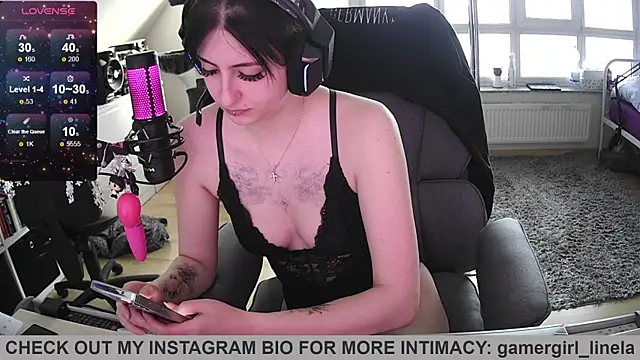 Snapshot of Gamergirl-Linela chatting on 05-08-26, 04:56 Gamergirl-Linela online show from 05-08-26, 04:56