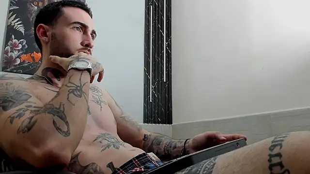 Luke davis01 online show from 02-20-25, 04:57