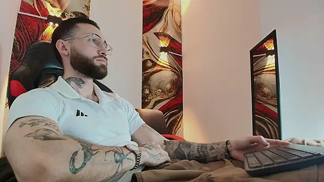 Luke davis01 online show from 11-05-25, 01:11