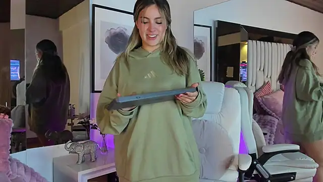 Cloee Rainbow1 online show from 03-23-26, 11:58