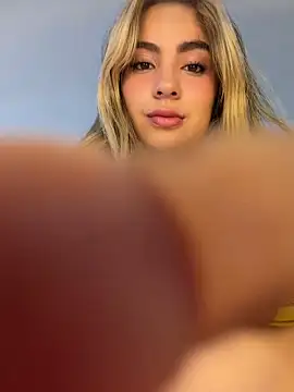 Cloee Rainbow1 online show from 06-19-26, 02:43