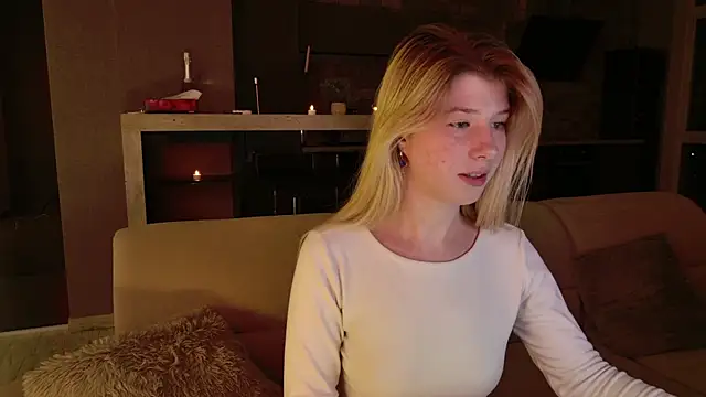 Snapshot of Bella_amory chatting on 02-11-25, 08:42 Bella amory online show from 02-11-25, 08:42