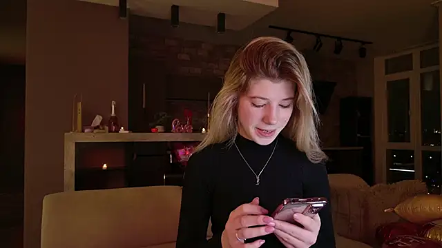 Snapshot of Bella_amory chatting on 02-20-25, 08:25 Bella amory online show from 02-20-25, 08:25