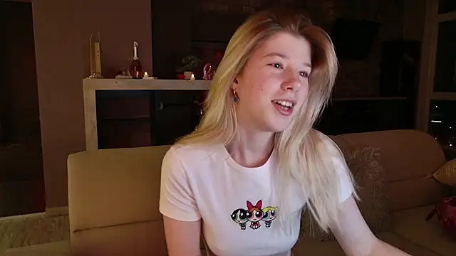 Snapshot of Bella_amory chatting on 02-22-25, 08:09 Bella amory online show from 02-22-25, 08:09