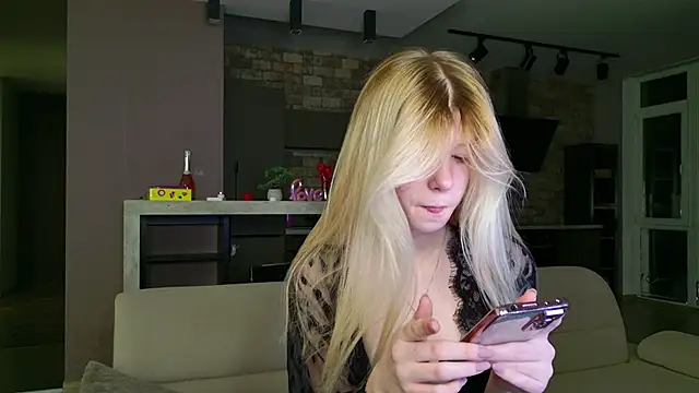 Snapshot of Bella_amory chatting on 03-05-25, 08:53 Bella amory online show from 03-05-25, 08:53