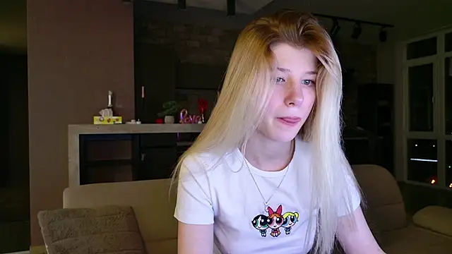 Snapshot of Bella_amory chatting on 03-07-25, 08:22 Bella amory online show from 03-07-25, 08:22