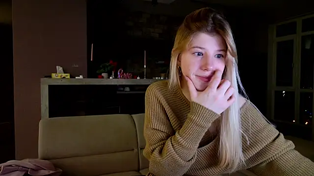 Snapshot of Bella_amory chatting on 03-17-25, 10:49 Bella amory online show from 03-17-25, 10:49