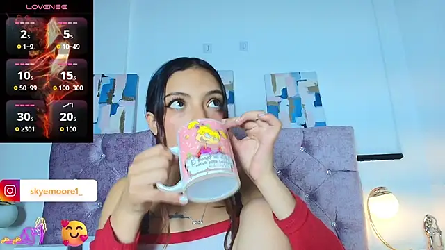 Snapshot of Skye_Moore chatting on 10-10-25, 07:24 Skye Moore online show from 10-10-25, 07:24