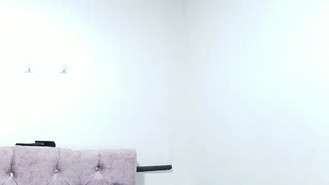 Snapshot of Skye_Moore chatting on 10-20-25, 12:05 Skye Moore online show from 10-20-25, 12:05